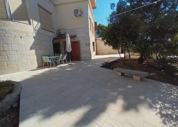 Anticevic Apartment *