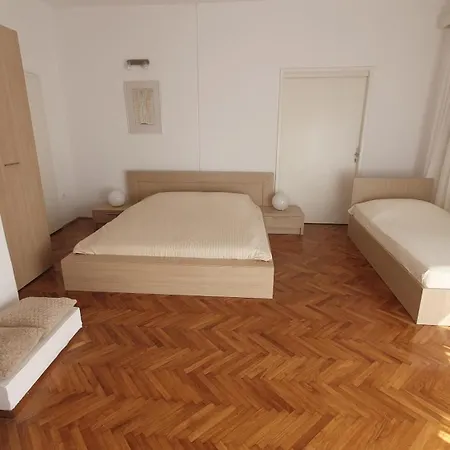 Anticevic Apartment *