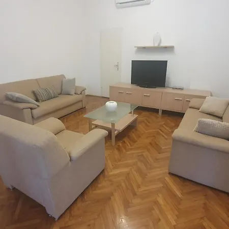 Anticevic * Hvar Town